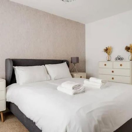 Newly Renovated House Near Trafford Centre Villa Manchester Exteriör bild