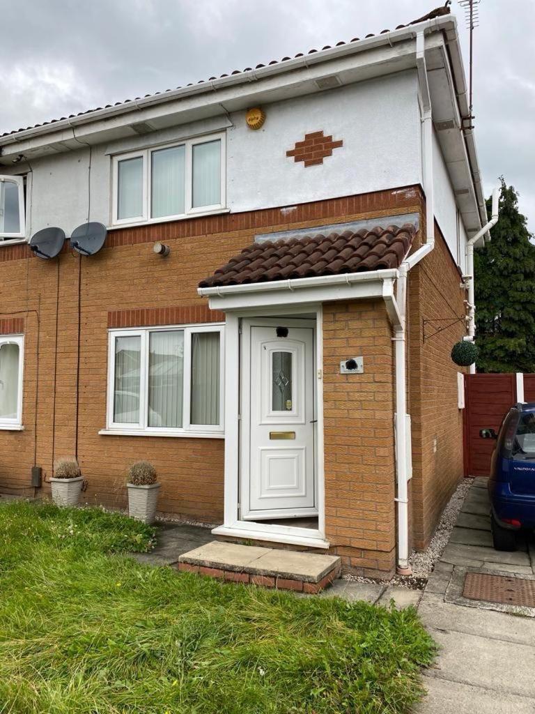 Newly Renovated House Near Trafford Centre Villa Manchester Exteriör bild